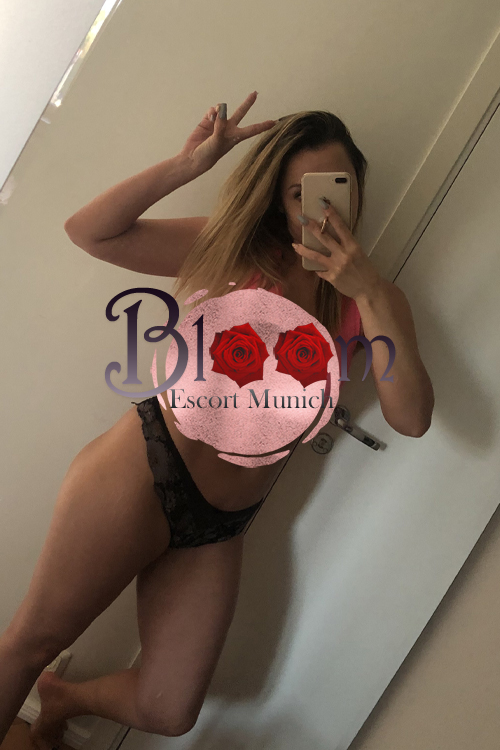 Libby CUTE Female,5'3 or under(160cm),Tall,Blonde,Couples